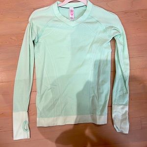 Ivivva Fly Tech Thermal Top